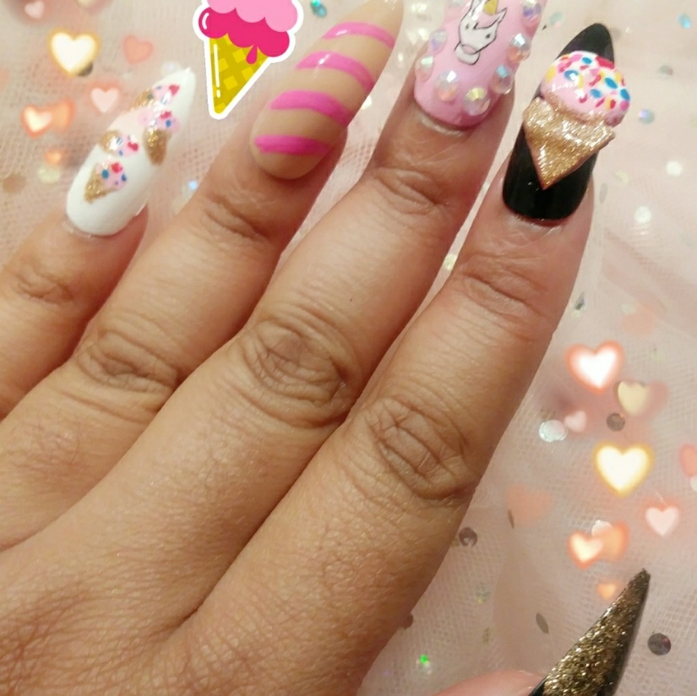 Fake Nails - Picture 3 of 5